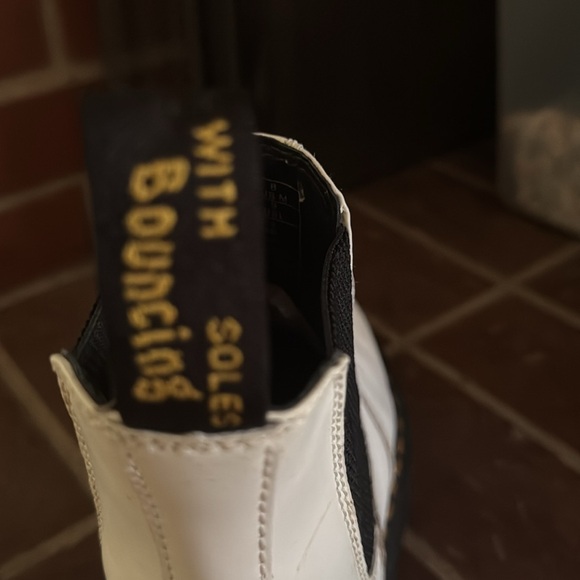 Doc Martin boots - Picture 3 of 6